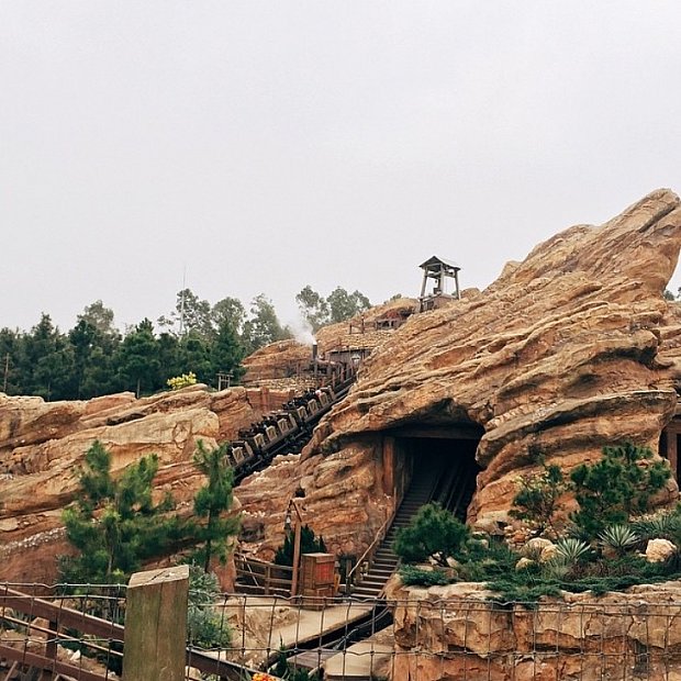 次世代版ビッグサンダーマウンテン（香港）