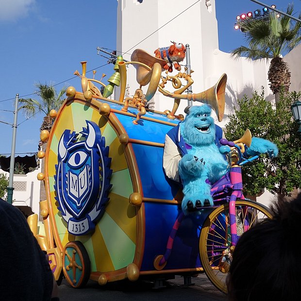 ディズニー　レア　プレート　海外 DLR70】ディズニーランド・リゾートが「ペイント・ザ・ナイト