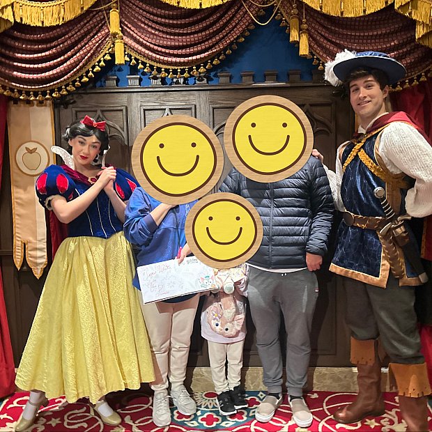 白雪姫 ピンバッジ 香港 ディズニー ピンバッジ・白雪姫ディズニー