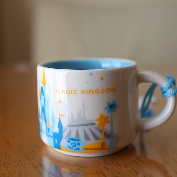 【貴重】フロリダStarbucksマジックキングダム45周年限定マグカップ マジックキングダム限定マグはここでどうぞ！ メインストリート