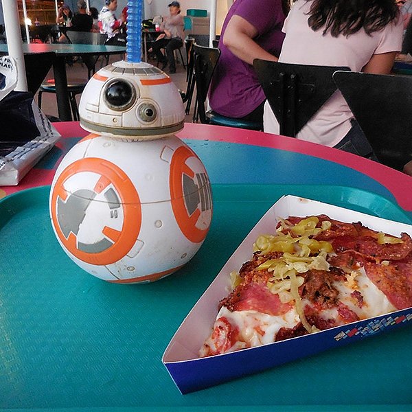 BB-8のドリンクボトルをゲットしよう！ エイリアン・ピザ・プラネット