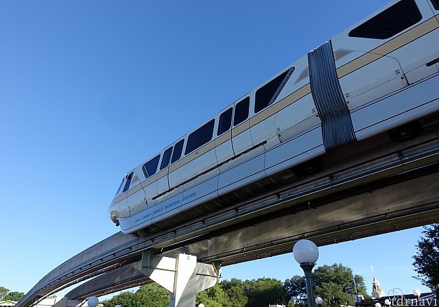 WALT DISNEY WORLD MONORAIL ディズニー　モノレール