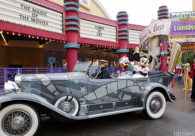 ディズニー・スター＆カーズ | ウォルトディズニースタジオ（パリ）の